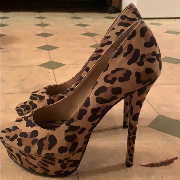 Cheetah Print Platforms - Picture 2 of 4